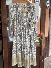 チャイハネ ブロリカーデ グレー ホワイト vネック カシュクールのサムネイル