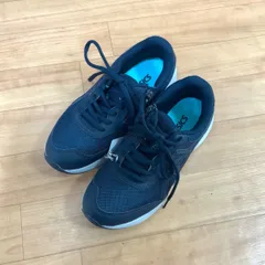 【新品未使用】5980円　22.5cm アシックス　現品限り