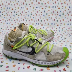 ナイキ オフホワイト ズーム テラカイガー5 スニーカー 305