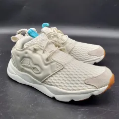 リーボック フューリー ライト ルーム レディーススニーカー 23.5センチ