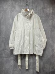 新品タグ付 未開封 emmi（エミ） eco 撥水ナイロンエアーブルゾン 白 
