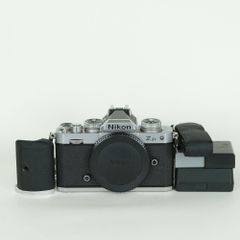 美品】Nikon Z30 ボディ ブラック｜ボディキャップ・バッテリー付き