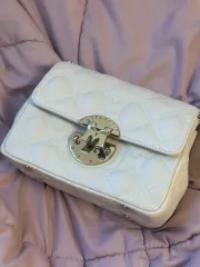 メトロシティ キルティング チェーン バッグ 白