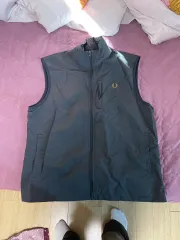 フレッドペリー ベスト