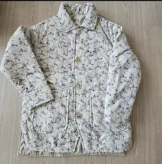 ZARA ザラ 女の子 サイズ 9 (ボタンが1つありません)