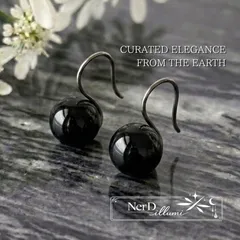 【漆黒の輝き】天然石 ブラックオニキス フックピアス　ハンドメイド 天然石 オニキス ブラック 黒 サージカルステンレス アレルギー対応 シンプル 大人 上品 普段使い レディース アクセサリー