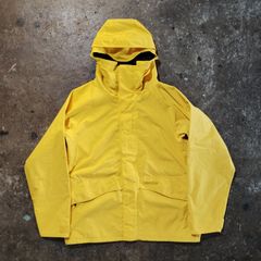 Marmot イエロー マウンテンパーカーapartment STABRIDGE - メルカリ