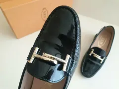 トッズ T シンボル ローファー / 2 時間 着用 きれい