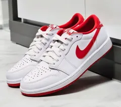ナイキ ジョーダン 1 レトロ ロー OG ユニバーシティ レッド 275