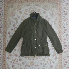 GUESS レディース カーキ マウンテンパーカー ジャケット xs