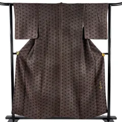 【美品】 小紋 身丈157cm 裄丈61.5cm S 袷 斉藤三才 落款 麻の葉 ぼかし 茶紫 正絹 名品 【中古】のサムネイル