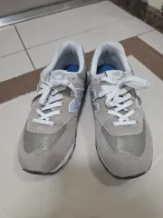 New Balance 574 グレー スウェード スニーカー