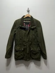 GUESS カーキ色 マウンテンパーカー アウター L