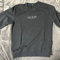 GUESS スウェット
