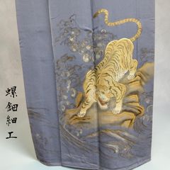 木*侍様 虎図 掛軸 桐箱入り 日本画 木*侍様 虎図 掛軸 桐箱入り 日本画 - メルカリ