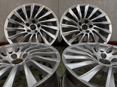 美品〉ヴォクシーモデリスタホイール （キー付ホイールナットセット