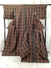 振袖/美品/正絹/ピンク/手毬と花/パールトーン加工/仕立上がり/適応身長152～157㎝/8966 振袖/美品/正絹/ピンク/手毬と花/パールトーン加工/仕立上がり/適応