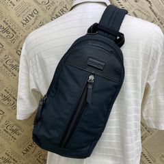 コーチ ヴァリック ボディバッグ スリングバッグ 革ロゴ ブラック 