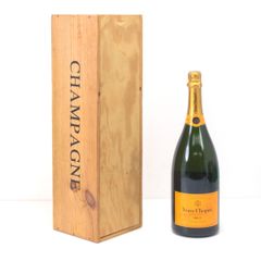 ヴーヴ・クリコ ブリュット 木箱入り 3ℓ - メルカリ
