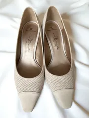 銀座かねまつ　パンプス　オフホワイト　23センチ