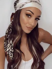 アクセサリー レディース スカーフ 1枚 ボヘミアン調 90 サテン スクエアシルクスカーフ、新作春ファッション ヘッドスカーフ、女性に適しています。マルチファンクション スクエアスカーフは包装、ヘッドウェア、ショ