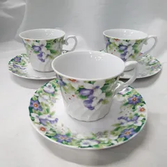 ナルミ NARUMI CHINA カップ＆ソーサー 3客 白磁に鮮やかな紫と白の花が描かれた、エレガントなデザイン W369