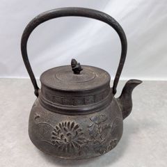 南部椿図摘み大黒様珍品鉄瓶 - メルカリ