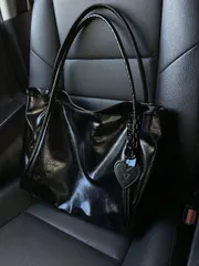 バッグ レディース トートバッグ 2024年新作 ソフトレザー大容量ハンドバッグ、教室、通勤、手提げ、ショルダー/脇持ち、ユニークデザイン、ストリートウェア/和風レディースバッグ、新作レディースハンドバッグ