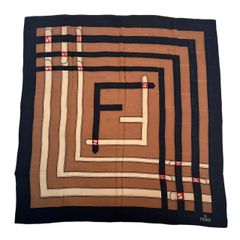 トーテムToteme CENTERED MONOGRAM シルク大判スカーフ - メルカリ