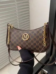 バッグ レディース ショルダーバッグ 2025年新作 ファッションクラシック ロゴプリント PU防水生地ショルダーバッグ メタルチェーンデコレーション。ショッピング、デイリーキャリー、学生、若い女性、オフィスレディ