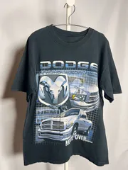 2003s ダッジラム　公式ライセンスTシャツ　スポーツカー　レーシングカー　クラシック　モーターカルチャー　バイカー　ルード　　古着　当時物　フォード　車
