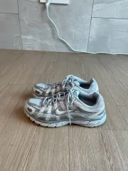 ナイキ P-6000 レディース スニーカー 245mm