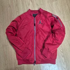 ナイキ エアジョーダン レッド 冬 ジャケット アウター