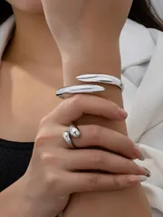 ジュエリー レディース ブレスレット セット  ジオメトリック・シェイプのアロイジュエリーセット バングル+リング1個