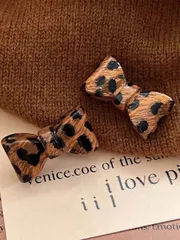 ジュエリー レディース イヤーアクセサリー  豹柄アクリルピアス リボン付き、ファッショナブルなラグジュアリーパーソナライズピアス ガールズ用