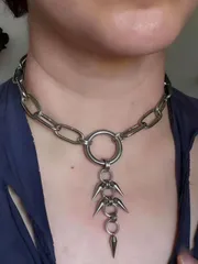 ジュエリー レディース ネックレス 1個 重ね円錐幾何学ペンダントネックレス、パンクスタイル シルバーカラーネックレス パーティー、集まり、外出、パフォーマンス、音楽フェス、デイリーコーデに合わせられます