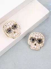 ジュエリー レディース イヤーアクセサリー  ファッション万能 ハロウィン フェイクパール スカル ピアス 1ペア、女性の日常着やフェスティバルウェアに適しています、ハロウィンギフト