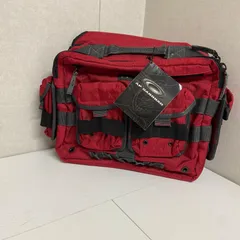 【新品・未使用】OAKLEY 2005AP マルチポケット ワンショルダー スリングバッグ　レッドのサムネイル