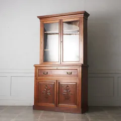 英国 クラシック キャビネット 揺れガラス ブックケース ウォールナット 飾り棚 食器棚 アンティーク スタイル イギリス 鍵付 65433