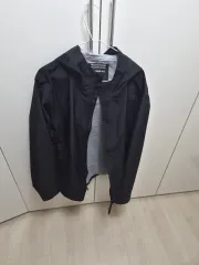 アンダーアーマー ウインドブレーカー