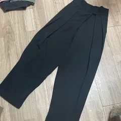 ブラック ピンタック バギーパンツ