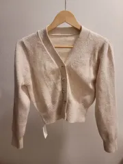 新品 アイボリー Vネック ニット カーディガン オートミール カラー