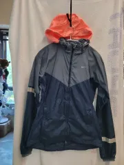 NIKE フード ウィンドブレーカー レディース M 新品