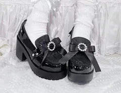厚底 ローファー リボン パール バックル ブラック エナメル レース ガーリー 量産型 地雷系 韓国ファッション 厚底シューズ プラットフォーム シューズ 可愛い 学生 通学 デート コーデ 美脚 スタイルアップ おしゃれ レディース 靴 ロリータ 人気
