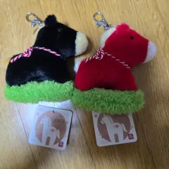 午年 黒馬 赤馬 ぬいぐるみ キーホルダー 未使用 新品 2点 まとめ 出品