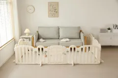 BTM ベビーサークル ベビーゲート キッズパーテーション 扉付き おくだけ 自立式 安全 倒れない ドアロック 変形可能 アレンジ自由自在 一直線 L字 コ字 簡単設置 リビング 赤ちゃん 仕切り フェンス テレビガード 育児