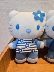 クラシック ブルー 花 hello kitty Tシャツ