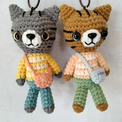 あみぐるみ　猫　茶トラとサバトラ　紐付き