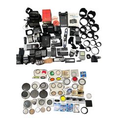 フィルムカメラとレンズセット まとめ売り - メルカリ