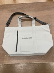 タグ付き未使用1PIU1UGUALE3 パンチングレザー 巾着バッグ タグ付き未使用1PIU1UGUALE3 パンチングレザー 巾着バッグ - メルカリ